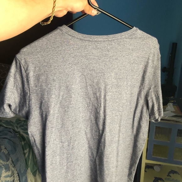 V neck - Picture 3 of 4